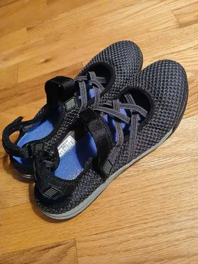 In new condition as shown. Lightweight. Cochrane or Mayland Heights NE