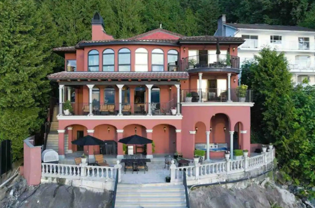 West Vancouver, Luxurious 4 Bed 4 Bath House - Furnished in Long Term Rentals in Vancouver