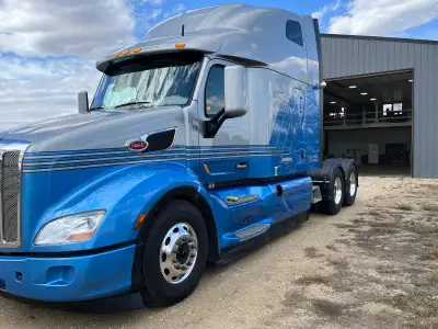 For sale 2019 579 Peterbilt 450 hp pacar engine 12 speed automatic transmission 104300 km epic model...