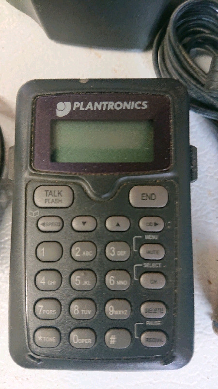 Plantronics CT12 2.4Ghz Cordless Headset Telephone - Amherst in Home Phones & Answering Machines in Moncton