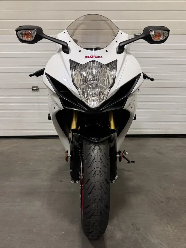 2017 GSXR 750 in Sport Bikes in Edmonton - Image 2