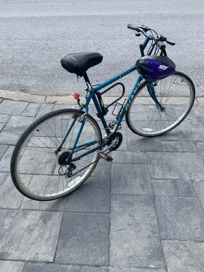 21 speed bike. Good condition. Includes helmet and lock.