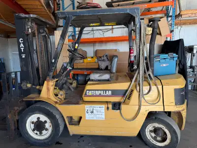 Lift 6 cylindres, Mitsubishi, transmission automatique, mat 2 sections (157’’). Power sterring,toit...