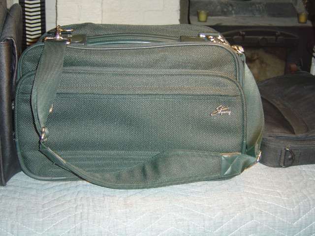 4 Sacs pour Ordinateur Portable Computer Bags dans Autre  à Longueuil/Rive Sud - Image 4