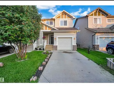 Beautifully renovated half duplex in the heart of Harvest Ridge, offering 1,426 sg. ft. above grade,...