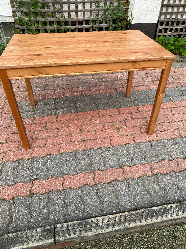 Dinning table and chairs Dining Tables & Sets Winnipeg Kijiji