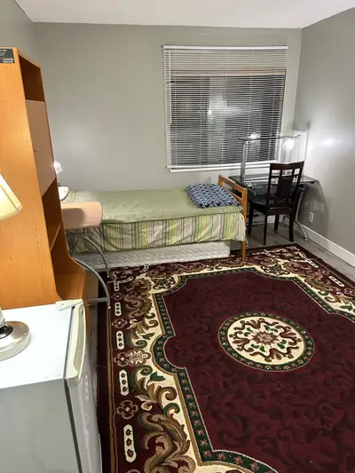$1,000 / 1br - Room for rent (Surrey) 10620 150, Surrey, BC V3R7S1 private room in 2 bedroom townhou...