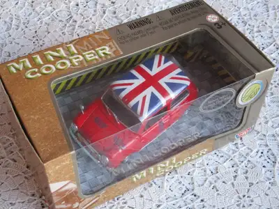 MINI COOPER DIECAST CAR BY MOTOR MAX NEVER OPENED. NO.73113 SCALE IS 1/18 $85 AD VISIBLE THEN ITEM A...