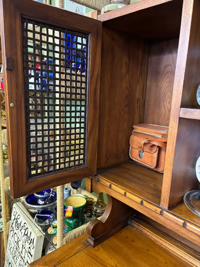 HUGE SOLID OAK DISPLAY CABINET64302359903617122