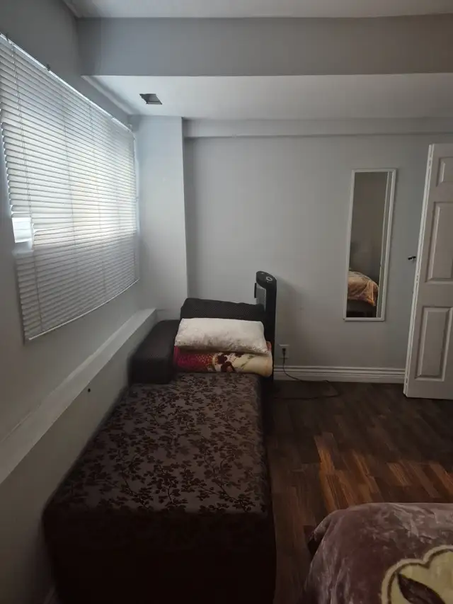 House in North Delta in British Columbia in Canada - Image 9