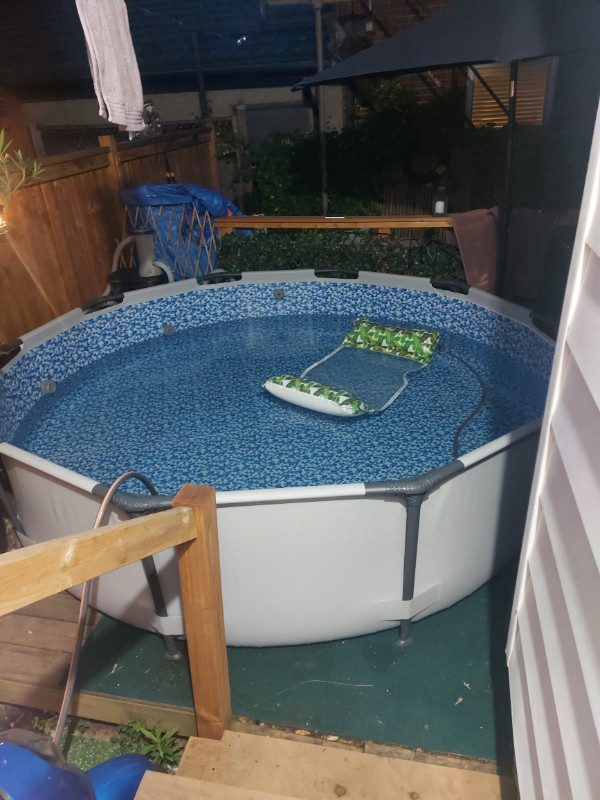 $175 10ft x10ft Above ground Pool in Hot Tubs & Pools in Hamilton - Image 2