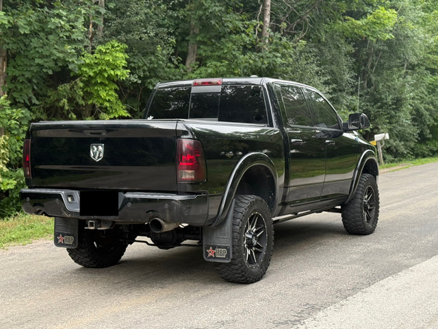 2012 DOGE RAM 1500 5.7 HEMI V8 in Cars & Trucks in Oshawa / Durham Region - Image 4