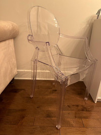 chaise structube transparente