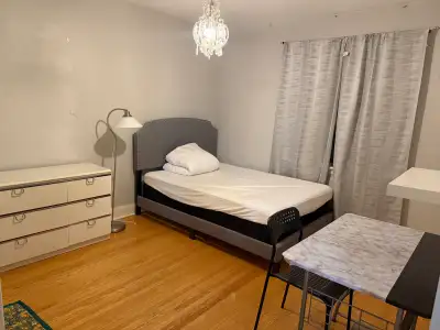 Room for Rent for female – Bathurst & Wilson Area 2 rooms available (Main floor) • Convenient locati...