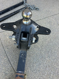 Basically New Equalizer hitch (for RV or heavy trailer)