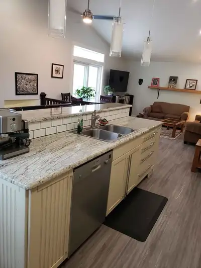 Modern suite in country 2 bed/1 bath