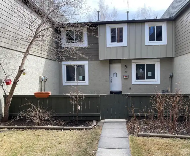 Room for rent in Dalhousie, convenient location!