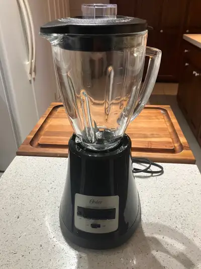 Mélangeur comme neuf, puissant moteur 700 Watts $35. â Rosemère, View more