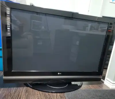 "50" LG 1080P TV (Great condition) , View more
