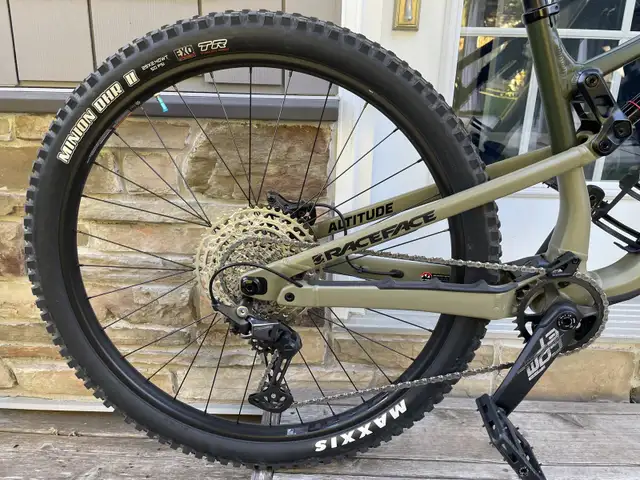 Rocky Mountain Altitude A30 in Mountain in Barrie - Image 6