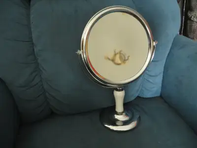 Maison - Article pour Couture et Miroir sur Pied, View more