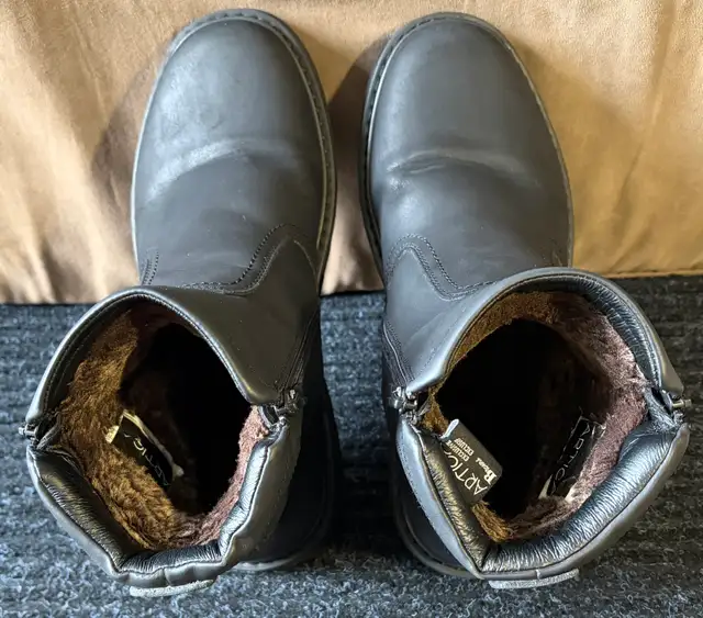Mens Artica Solden Waterproof Insulated Zip-Up Boots in Men's Shoes in Oshawa / Durham Region - Image 9