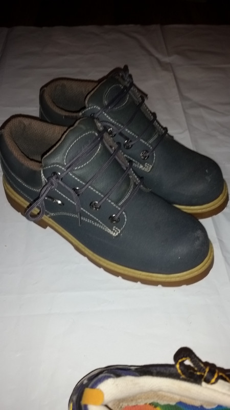 Pair of men's grey Lugs shoes in size 9 in Men's Shoes in City of Halifax - Image 3
