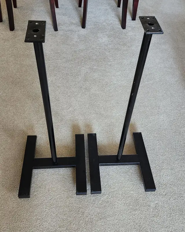 Speaker Stands and Bose speakers