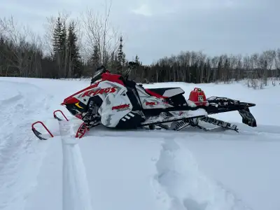 2020 Polaris 800 khaos 155-3” lugs 3100km Recently serviced at Thomas motors compression is good in...