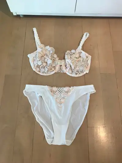 Bra & Underwear Set - VALISERE - Ensemble Lingerie , View more