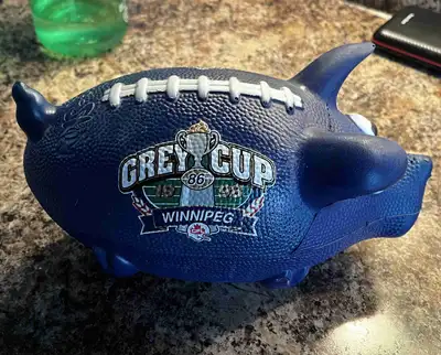 Grey Cup pig, View more