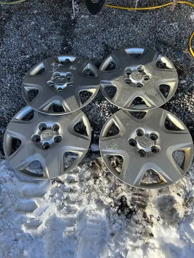 Honda wheel covers for 16" rims. Originally from a 2007 Honda Accord