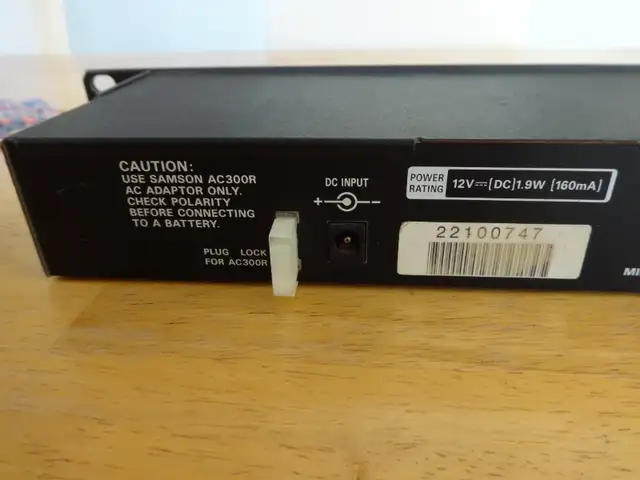 Samson Concert Series II CR-3X VHF Wireless Microphone receiver in Pro Audio & Recording Equipment in Markham / York Region - Image 7