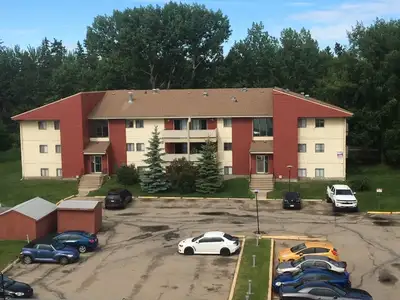 Red Deer 2 bdrm suite 1090 per mth incl all utilities but power