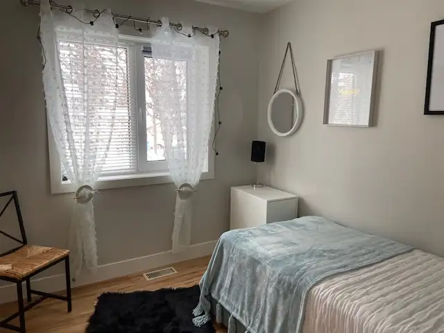 Great central location! Beautiful 3 Beds 1 Bath in Briar Hill! in Long Term Rentals in Calgary - Image 8