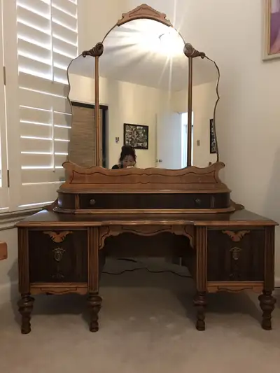 Bird’s eye maple, mahogany and oak. RARE. For additional photos of headboard, please contact. Excell...