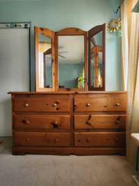 VINTAGE SOLID PINE DRESSER with/without mirrror GREAT CONDITION