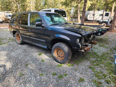 1997 Ford Explorer parts truck