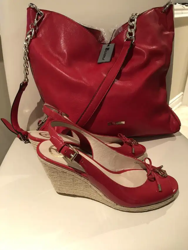 Women’s Red Leather Shoes and Purse size 8.5 *NEW* $65 each in Women's - Shoes in Markham / York Region - Image 2