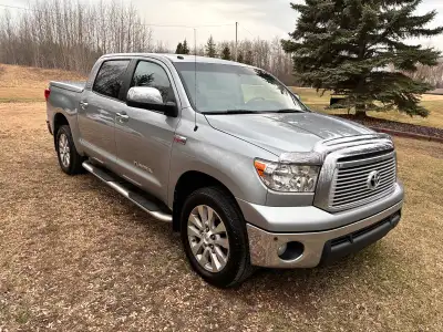 Excellent condition Runs and drives perfect Dealer maintained since new (Gateway Toyota). Drone auto...