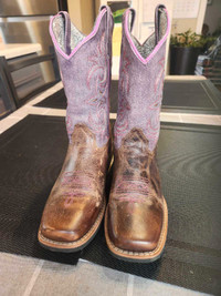 Youth size 4 Dan Post  cowboy boots 