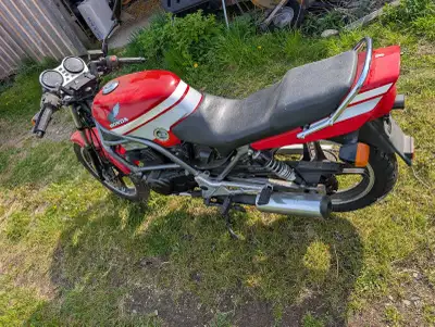 Runs and drives. Front right brake caliper stuck on Have some spare parts and some new oil that will...