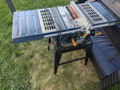 Master Craft table saw. 10 in Working condition.See pictures.