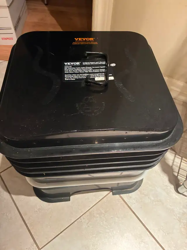 Vermicomposting kit