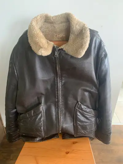 Blouson d’aviateur vintage original, View more