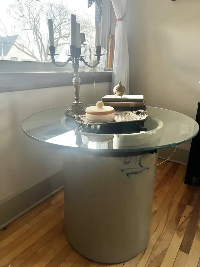 crock table in Other Tables in Windsor Region - Image 6