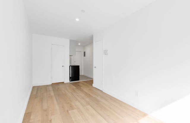 5155 Rue Saint-Hubert — photo 1