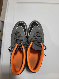Nike outdoor soccer shoes size 8 men