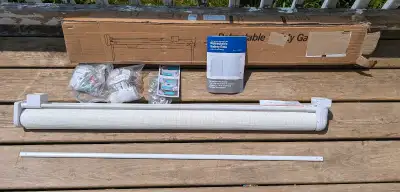 Amazing condition, Retractable safety gate item is in Memramcook but can be sent to Dieppe Industria...