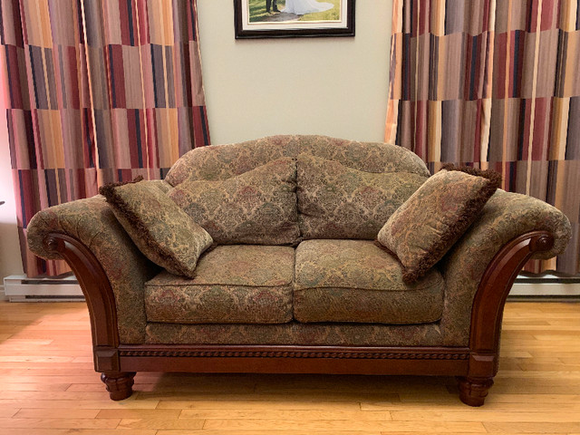 7 piece living room collection in Multi-item in St. John's - Image 2